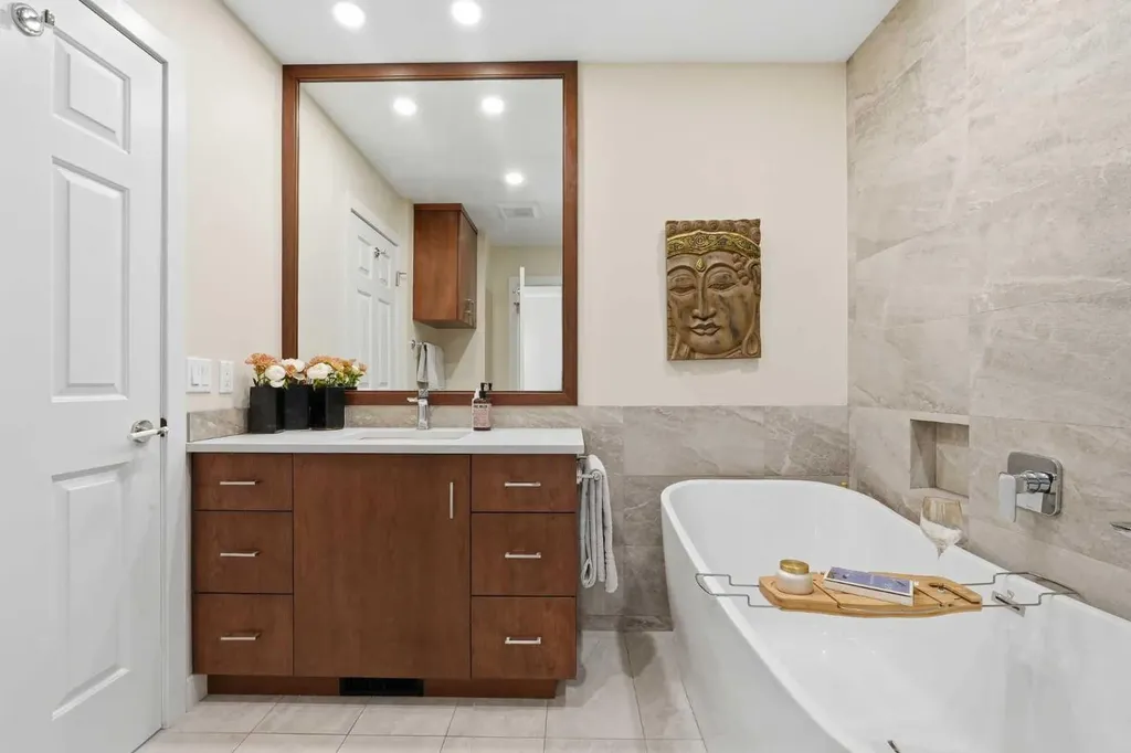 1321 10 Street SW Calgary AB T2R 1P7