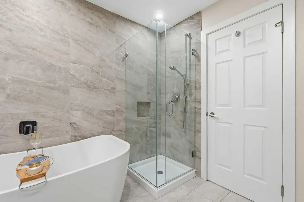 1321 10 Street SW Calgary AB T2R 1P7