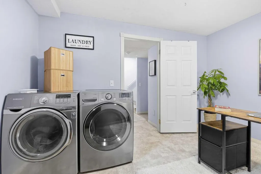 1321 10 Street SW Calgary AB T2R 1P7