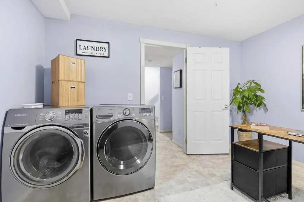 1321 10 Street SW Calgary AB T2R 1P7