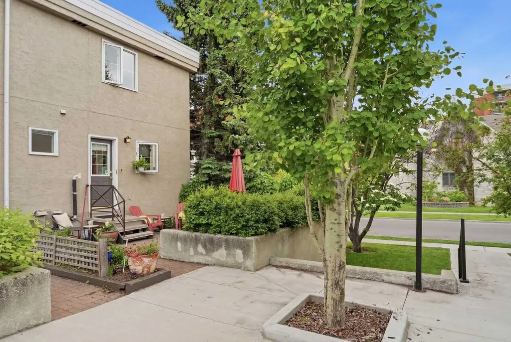 1321 10 Street SW Calgary AB T2R 1P7