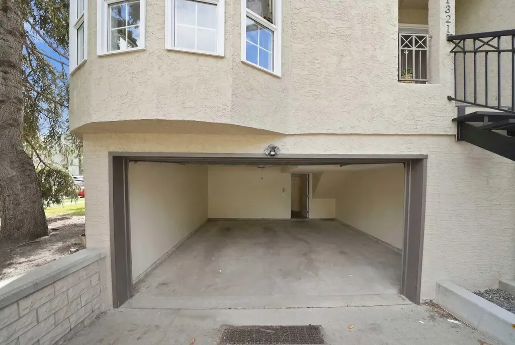 1321 10 Street SW Calgary AB T2R 1P7