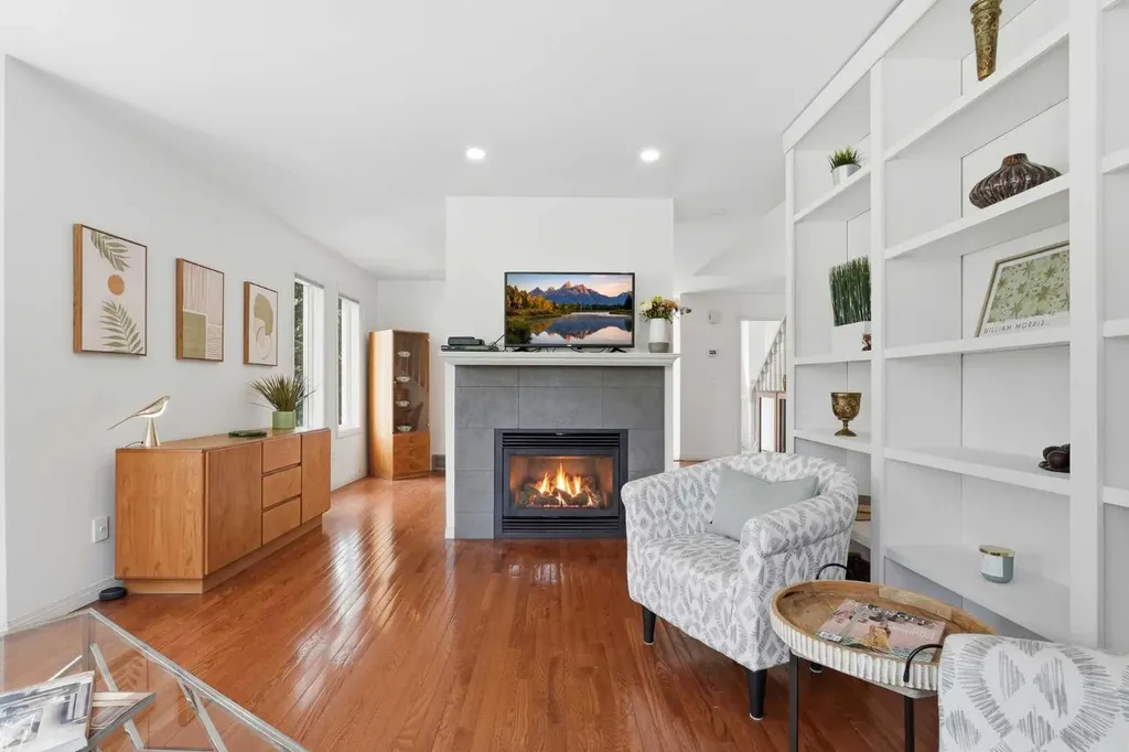 1321 10 Street SW Calgary AB T2R 1P7