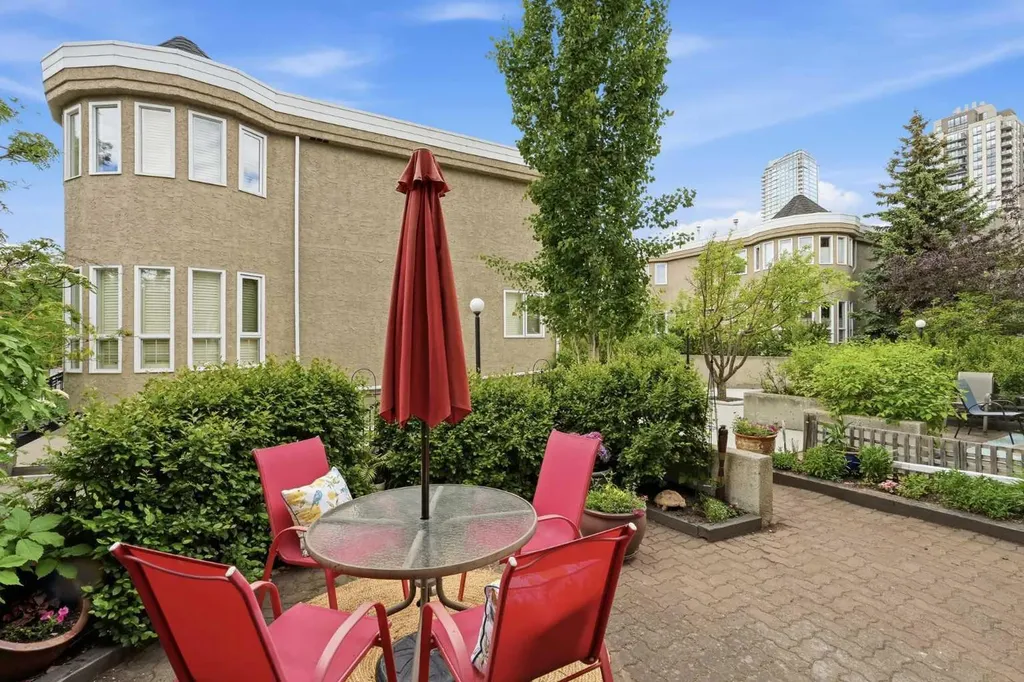 1321 10 Street SW Calgary AB T2R 1P7