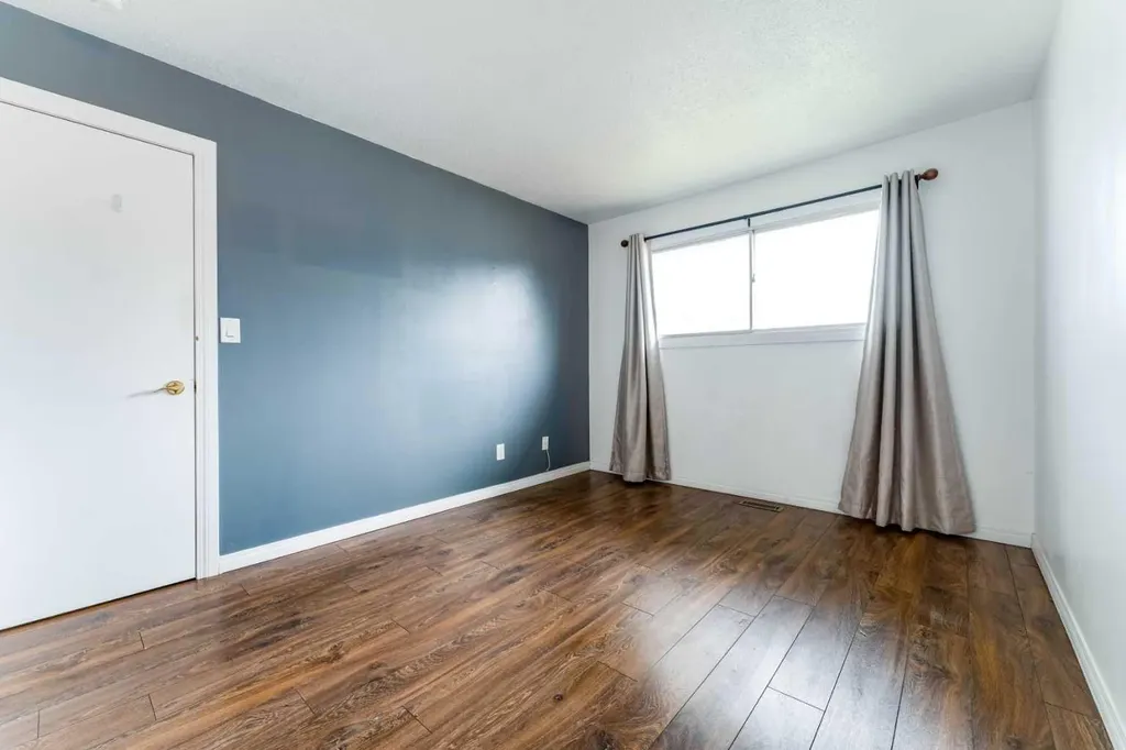 2906 Doverville Crescent SE Calgary AB T2B 1T0