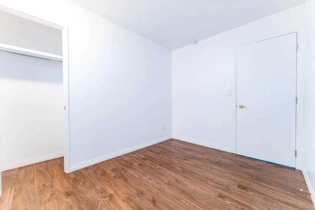 2906 Doverville Crescent SE Calgary AB T2B 1T0