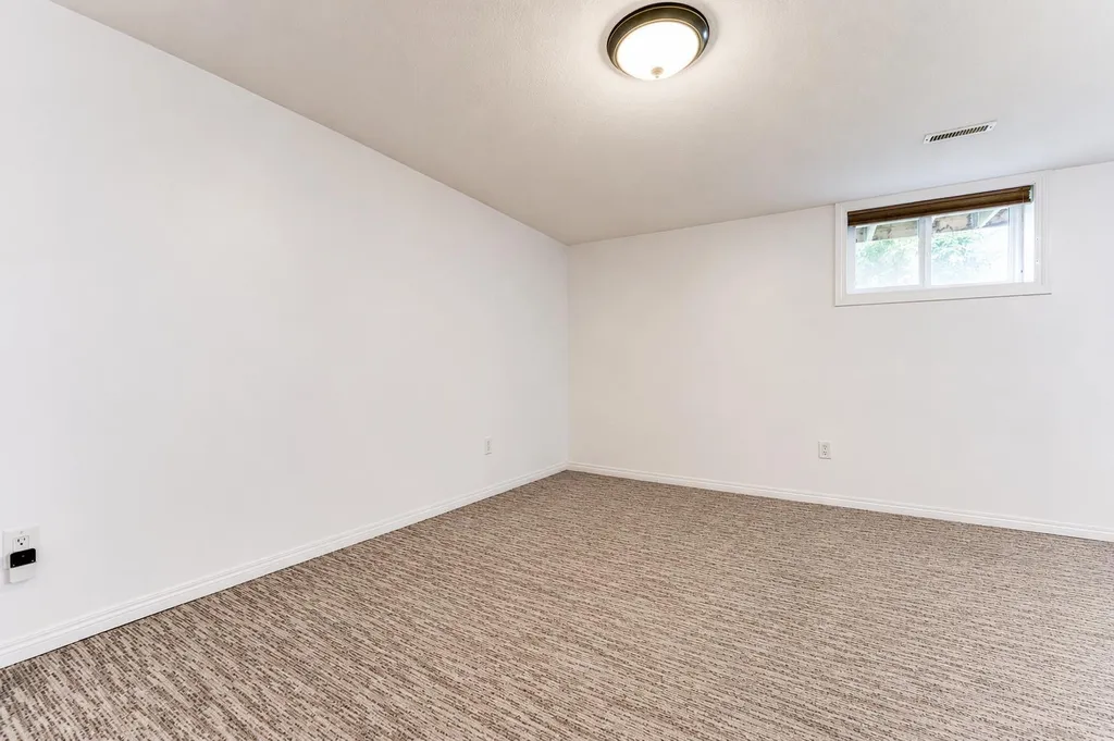 2906 Doverville Crescent SE Calgary AB T2B 1T0