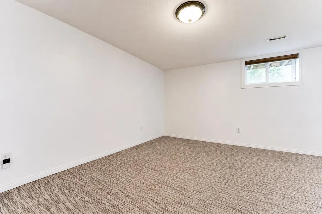2906 Doverville Crescent SE Calgary AB T2B 1T0