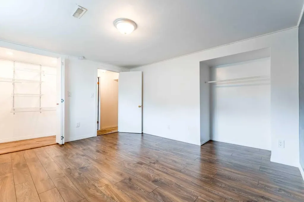 2906 Doverville Crescent SE Calgary AB T2B 1T0