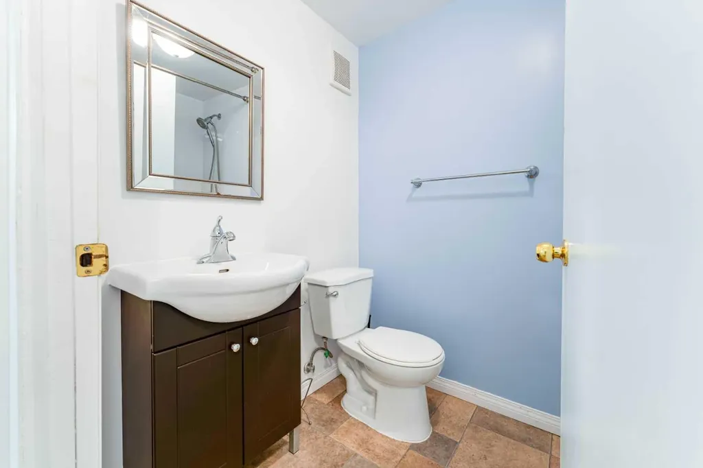 2906 Doverville Crescent SE Calgary AB T2B 1T0