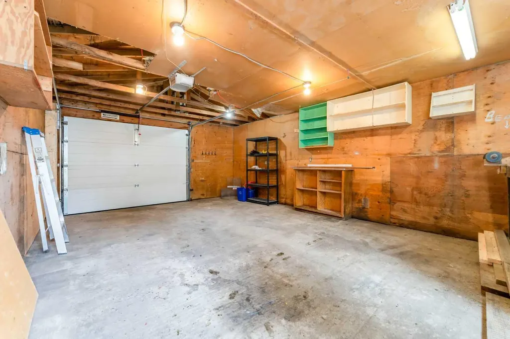 2906 Doverville Crescent SE Calgary AB T2B 1T0