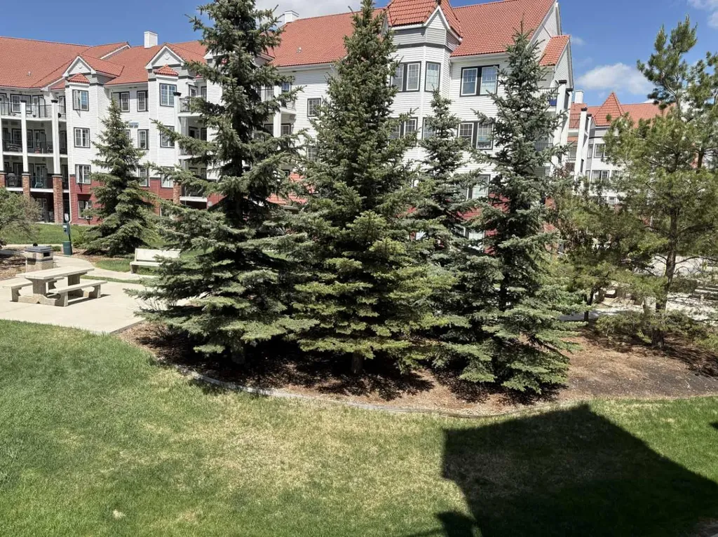 70 Royal Oak Plaza NW Calgary AB T3G0C1