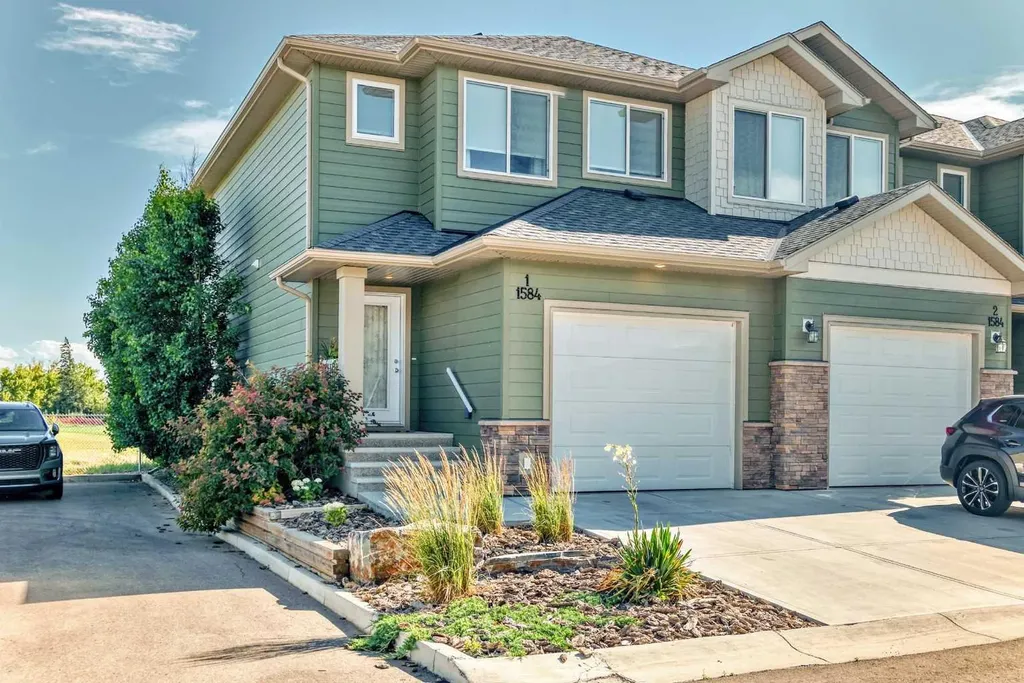 1584 Stafford Drive N Lethbridge AB T1H 2C5