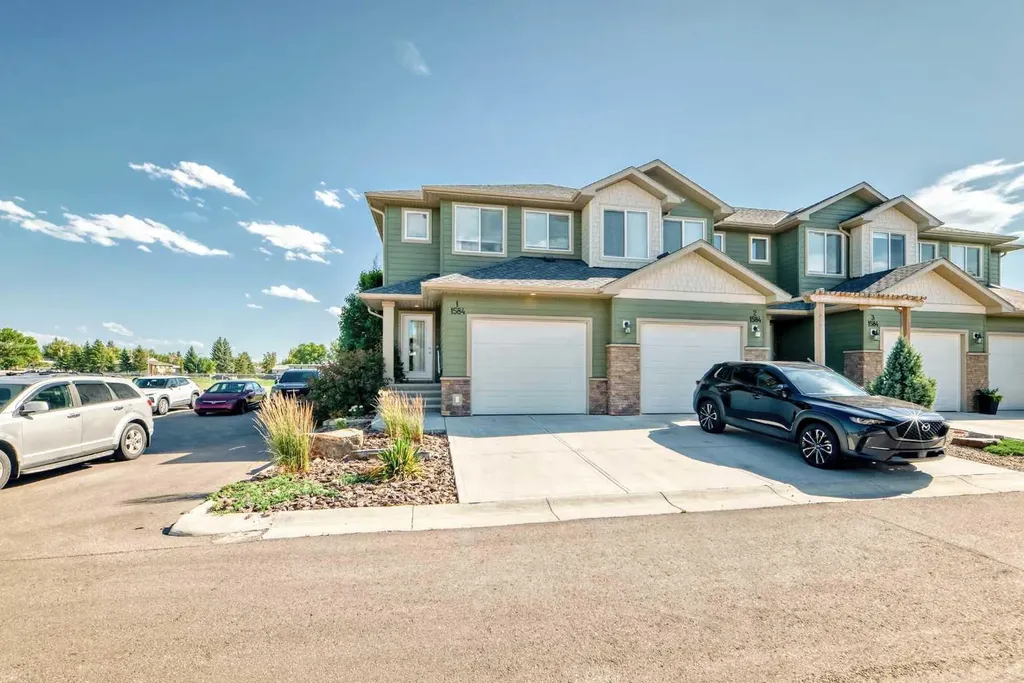 1584 Stafford Drive N Lethbridge AB T1H 2C5