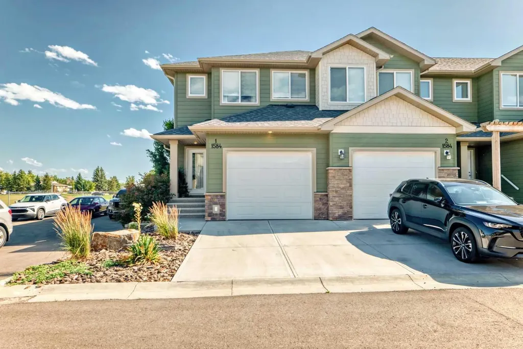 1584 Stafford Drive N Lethbridge AB T1H 2C5