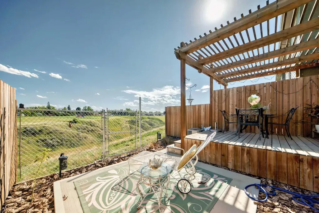 1584 Stafford Drive N Lethbridge AB T1H 2C5