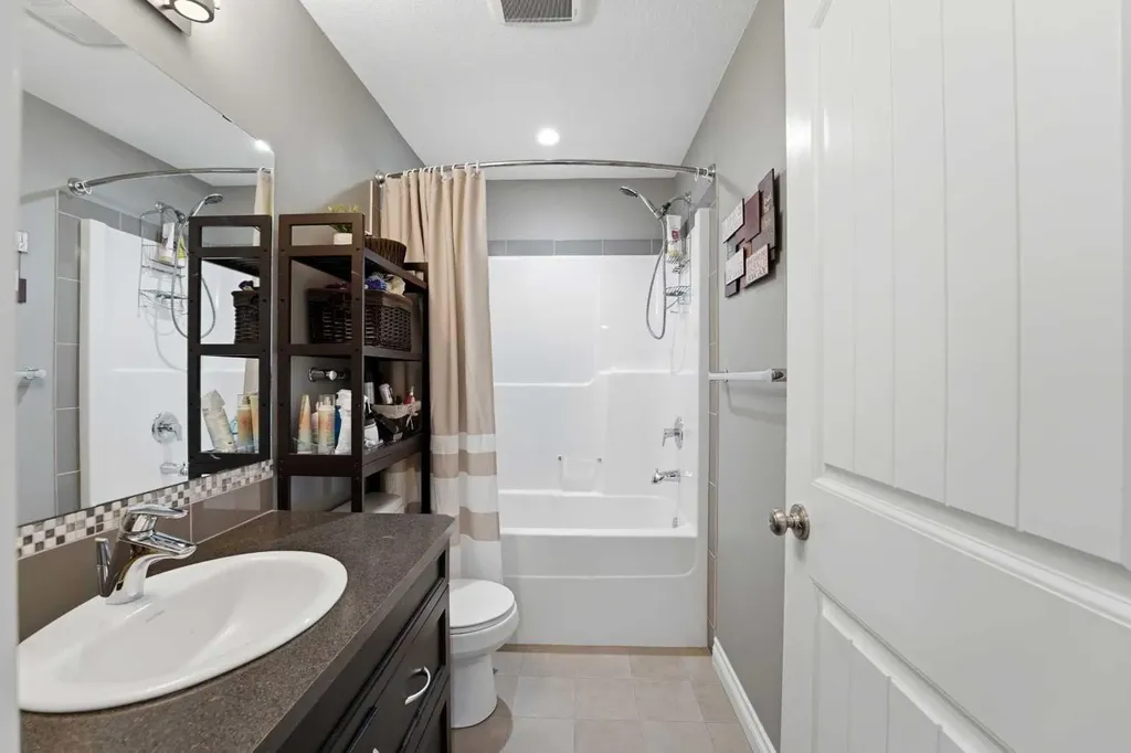 47 Thompson Crescent Red Deer AB T4P0R9