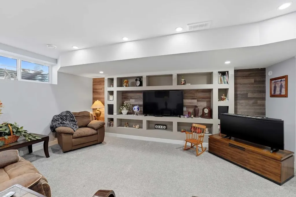 47 Thompson Crescent Red Deer AB T4P0R9