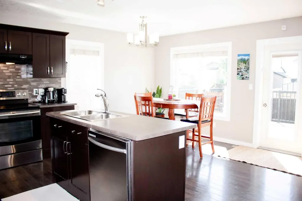 10305 Royal Oaks Drive Grande Prairie AB T8V 2R1