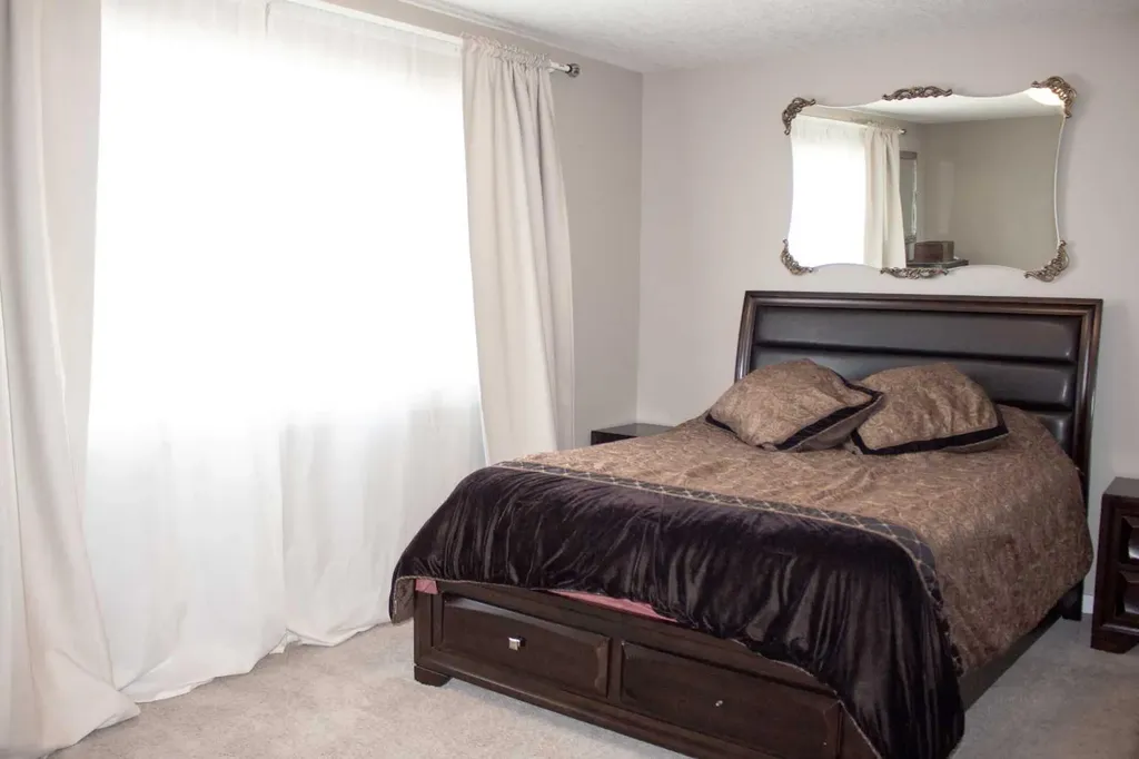 10305 Royal Oaks Drive Grande Prairie AB T8V 2R1