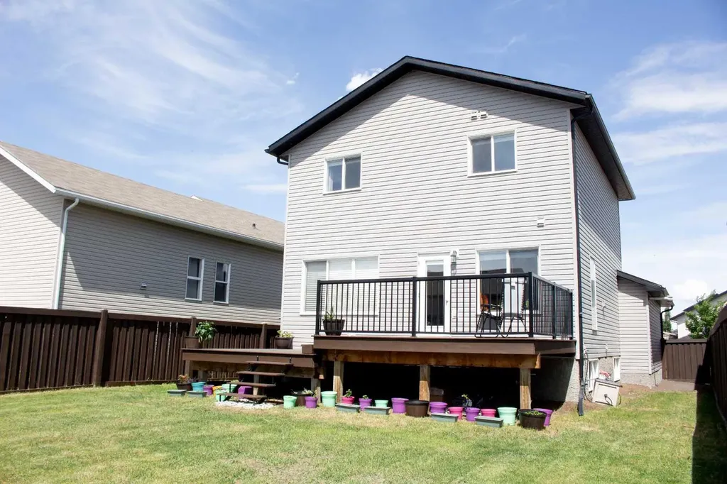 10305 Royal Oaks Drive Grande Prairie AB T8V 2R1