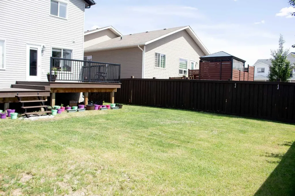 10305 Royal Oaks Drive Grande Prairie AB T8V 2R1