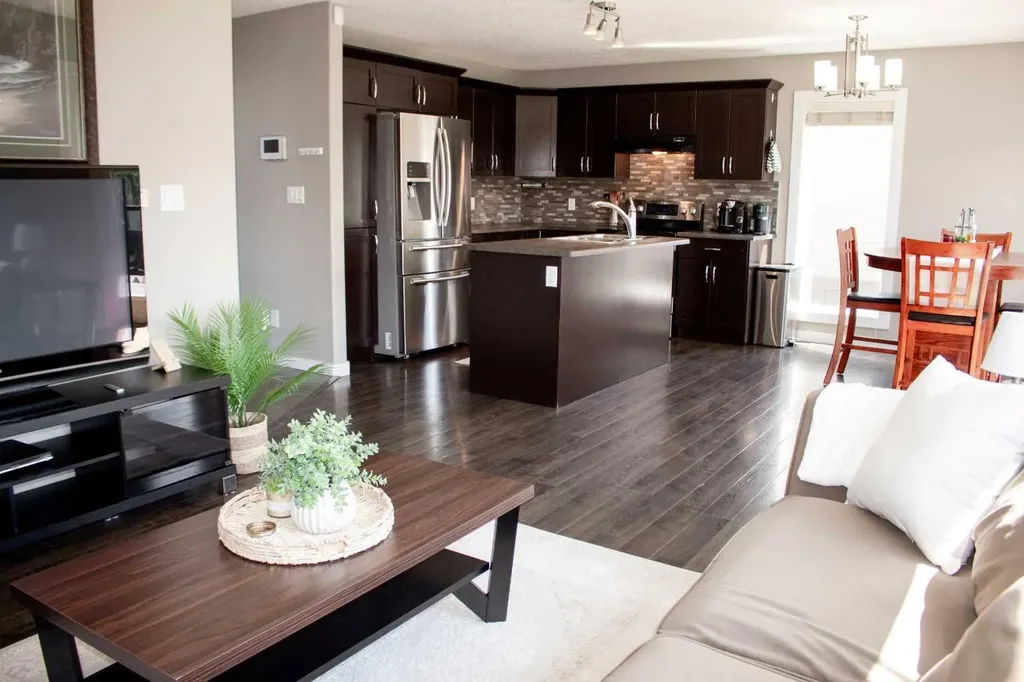 10305 Royal Oaks Drive Grande Prairie AB T8V 2R1