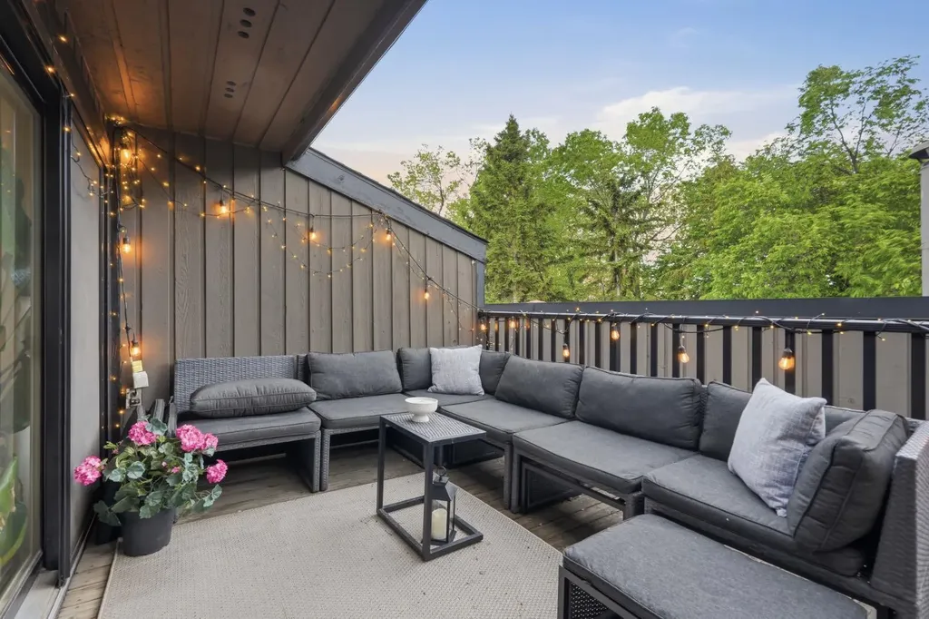 616 24 Avenue SW Calgary AB T2K 0K6