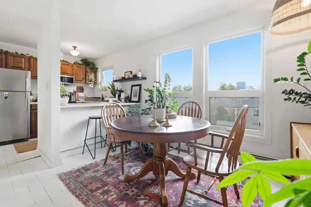 616 24 Avenue SW Calgary AB T2K 0K6