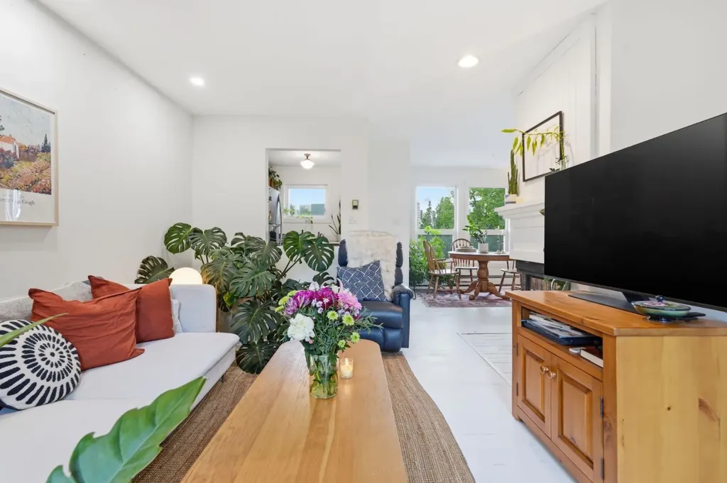 616 24 Avenue SW Calgary AB T2K 0K6