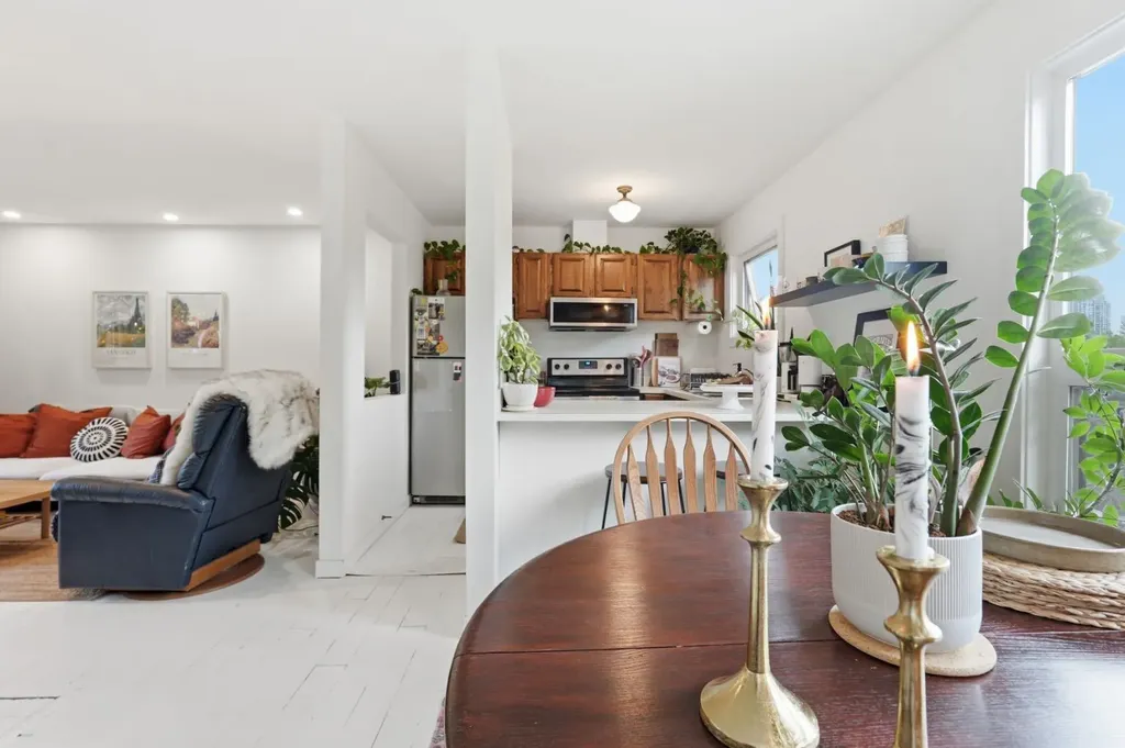 616 24 Avenue SW Calgary AB T2K 0K6