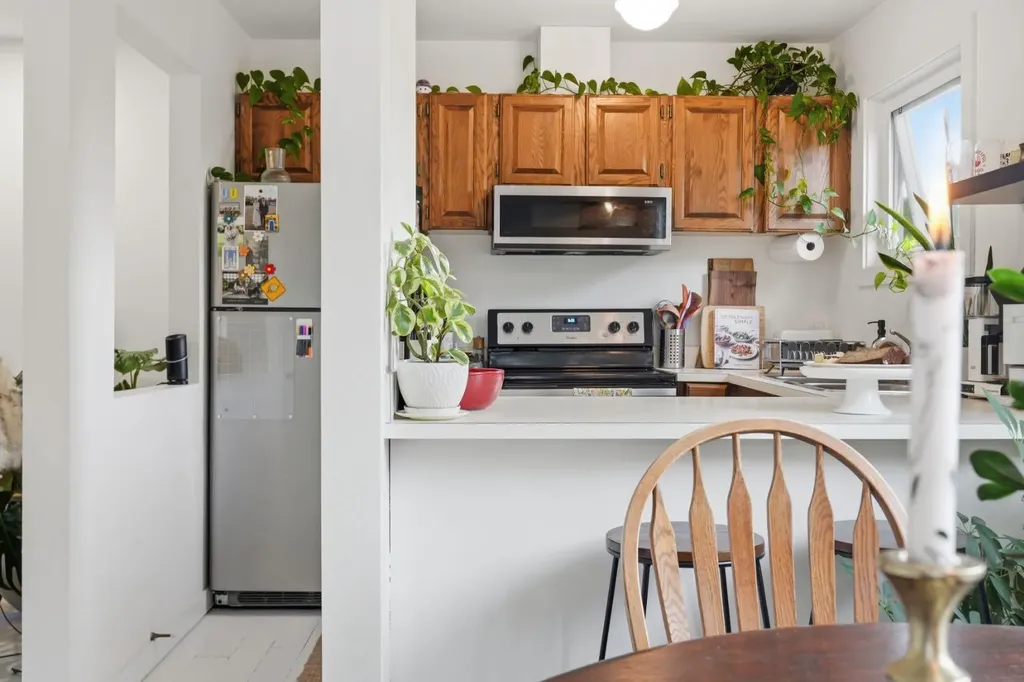 616 24 Avenue SW Calgary AB T2K 0K6