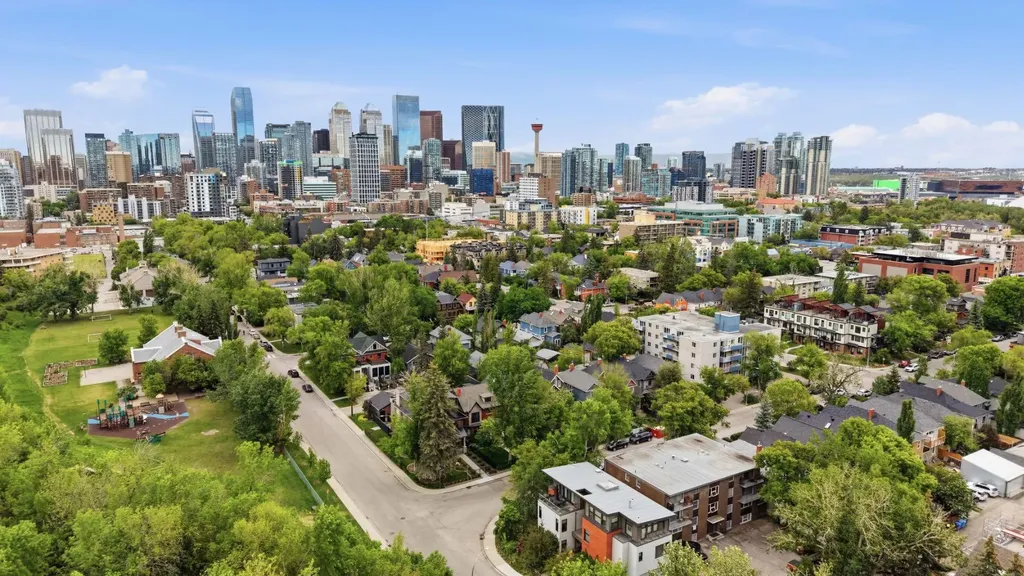 616 24 Avenue SW Calgary AB T2K 0K6