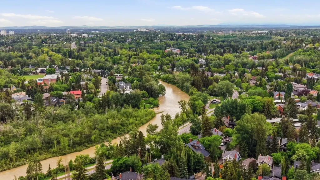 616 24 Avenue SW Calgary AB T2K 0K6