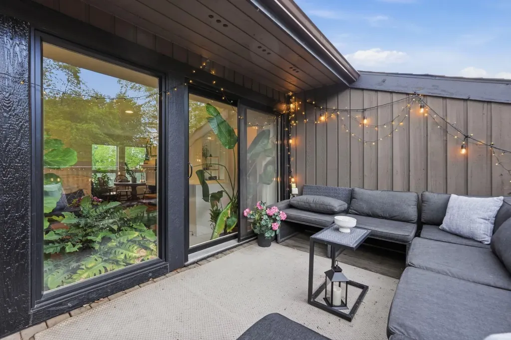 616 24 Avenue SW Calgary AB T2K 0K6