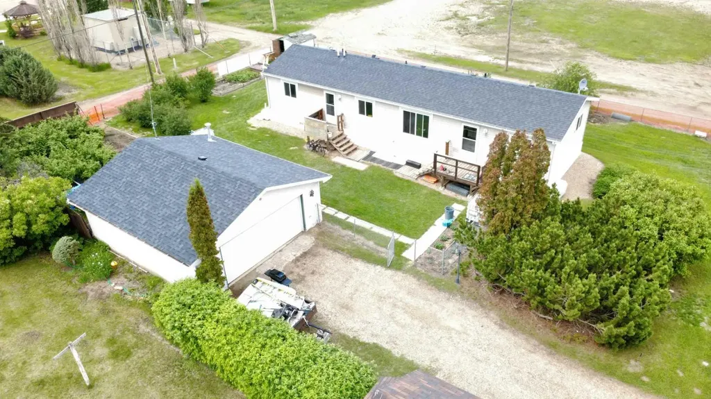 5016 49 Street Lougheed AB T0B2V0