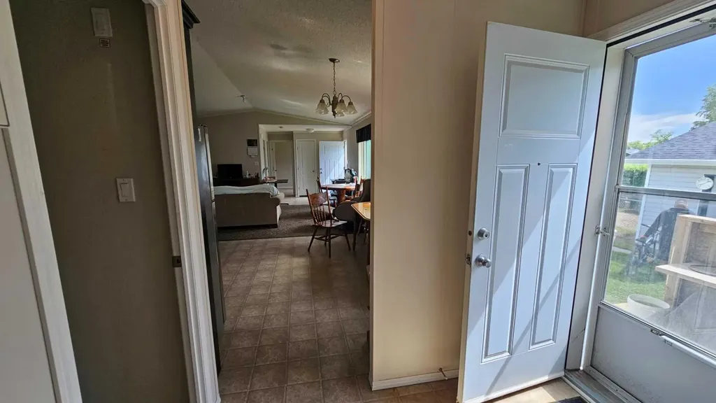 5016 49 Street Lougheed AB T0B2V0