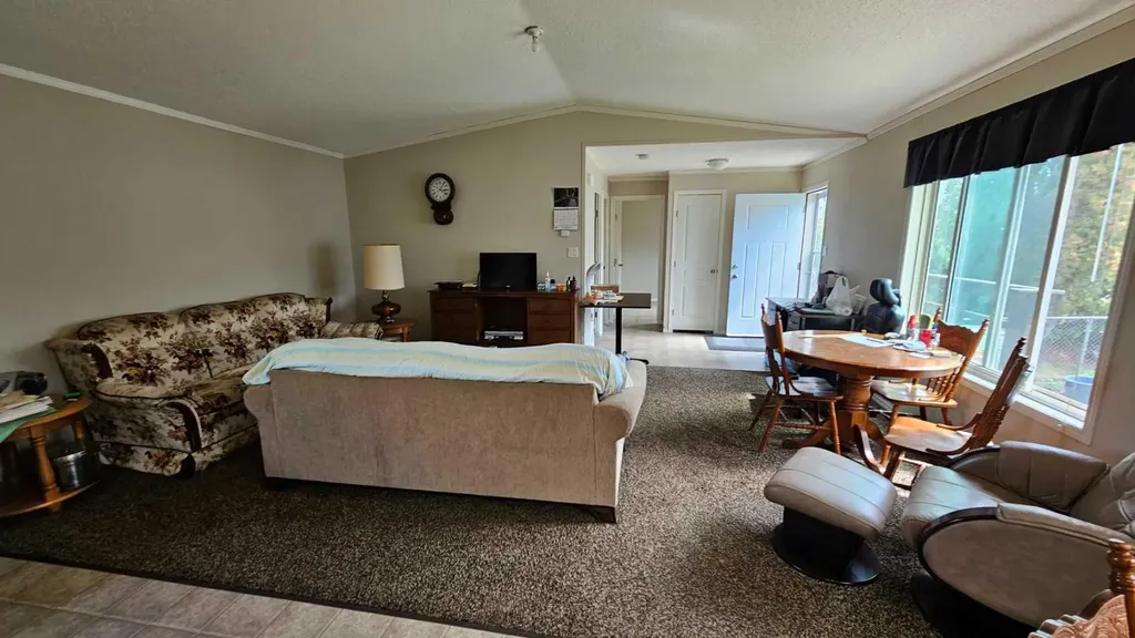 5016 49 Street Lougheed AB T0B2V0