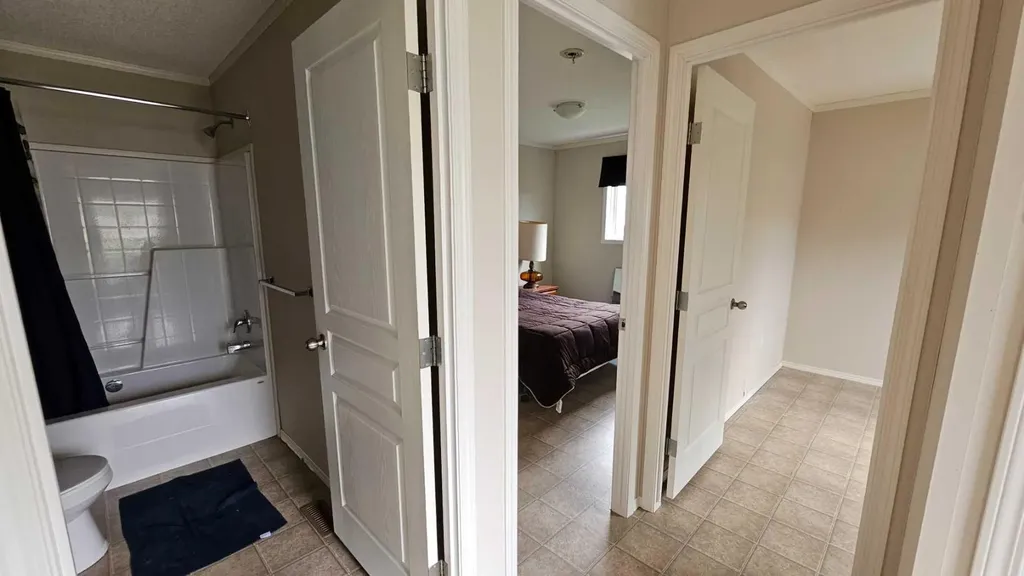 5016 49 Street Lougheed AB T0B2V0