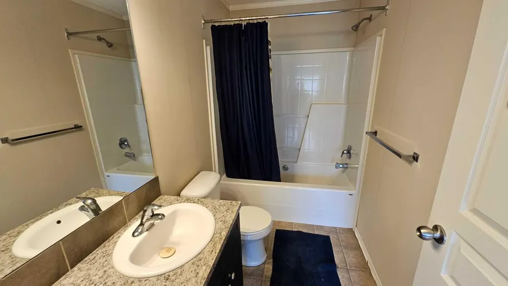 5016 49 Street Lougheed AB T0B2V0