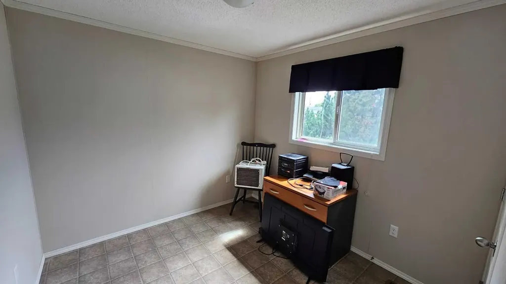 5016 49 Street Lougheed AB T0B2V0