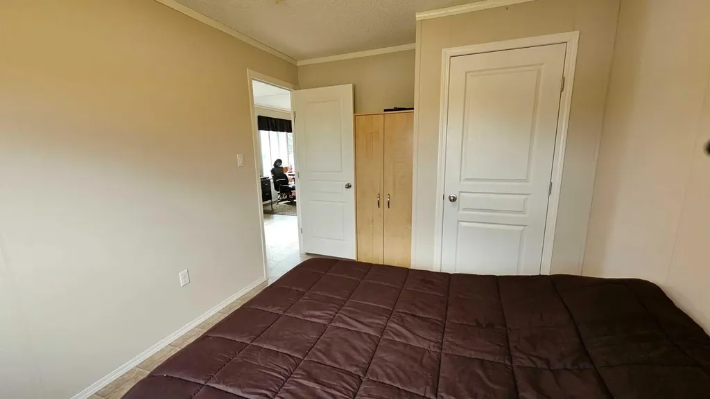 5016 49 Street Lougheed AB T0B2V0