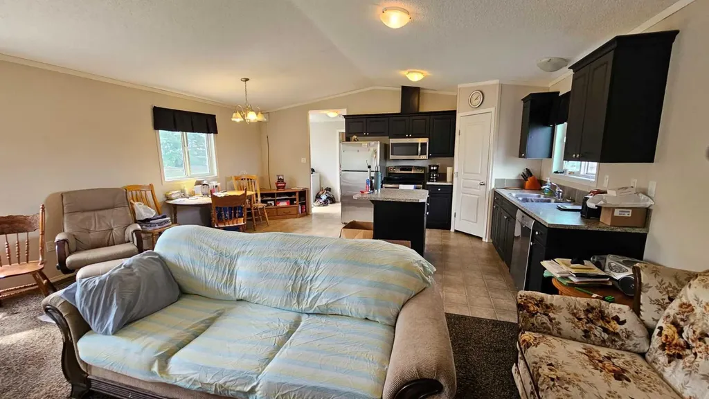5016 49 Street Lougheed AB T0B2V0
