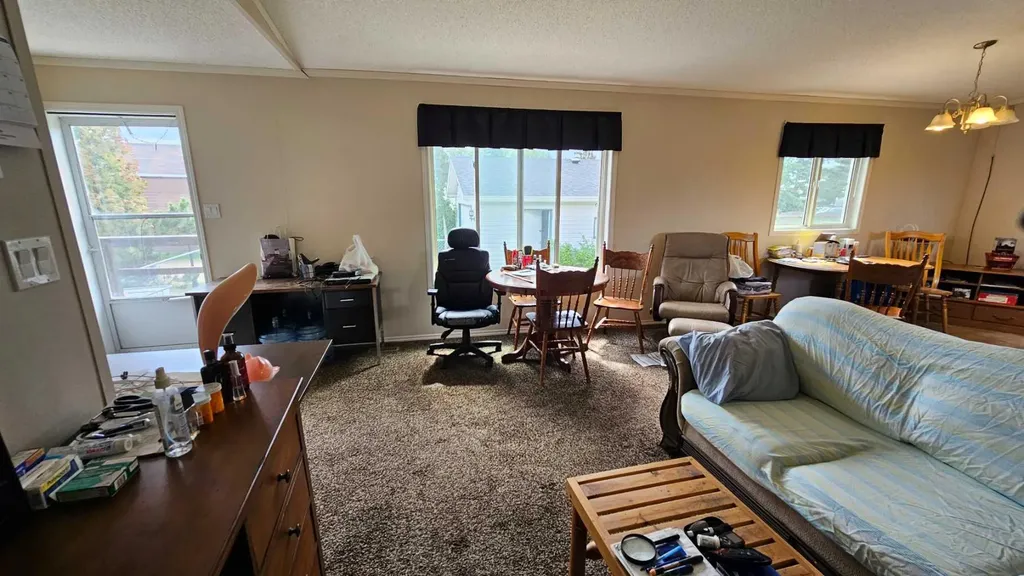 5016 49 Street Lougheed AB T0B2V0