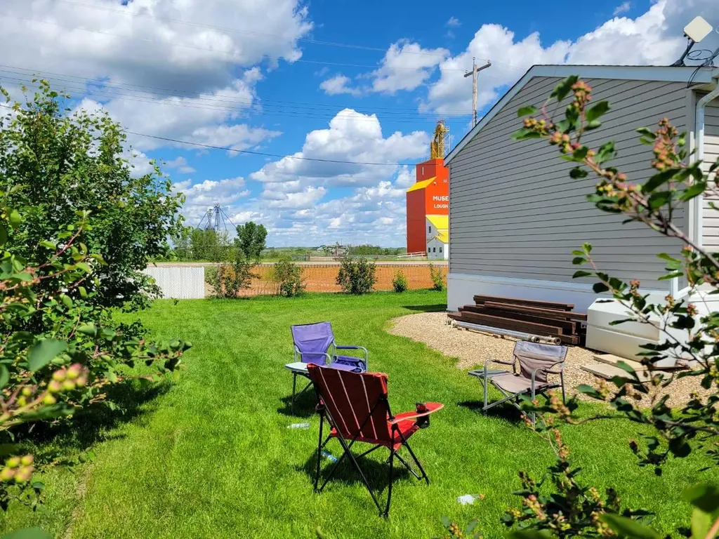 5016 49 Street Lougheed AB T0B2V0