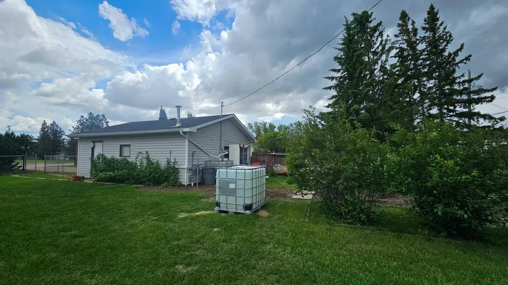 5016 49 Street Lougheed AB T0B2V0