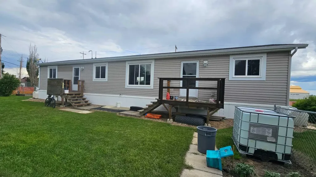 5016 49 Street Lougheed AB T0B2V0