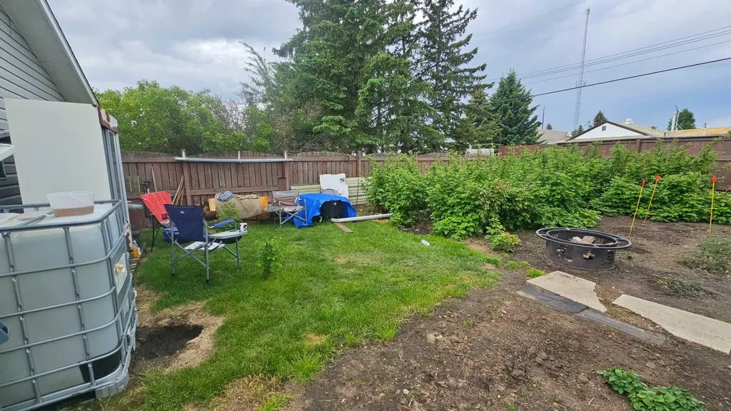 5016 49 Street Lougheed AB T0B2V0