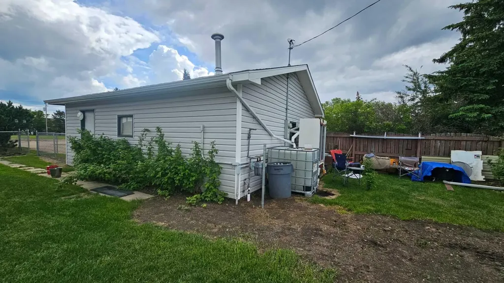 5016 49 Street Lougheed AB T0B2V0
