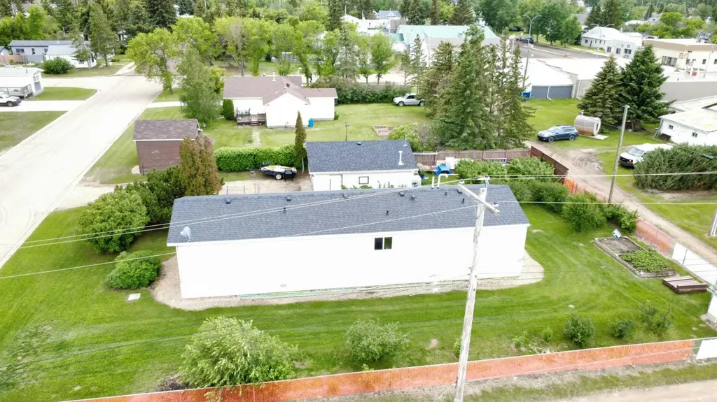 5016 49 Street Lougheed AB T0B2V0